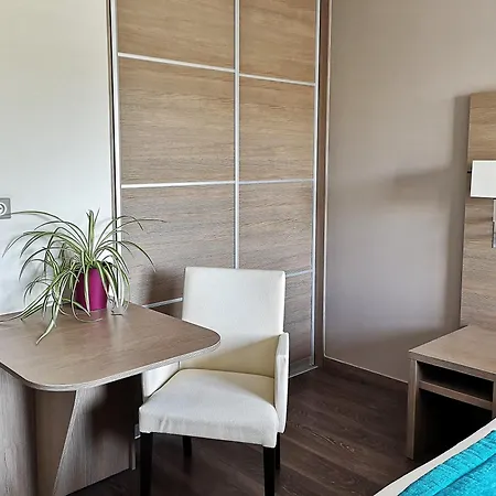 Residhome Du Theatre ヴァランシエンヌ