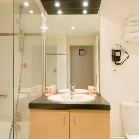 Residhome Du Theatre Hotell 3*